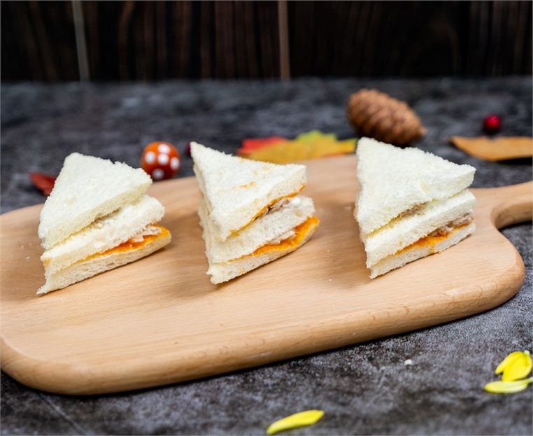 Bánh sandwich kẹp ham cheese